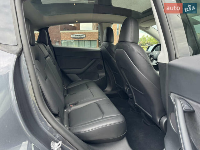 Серый Тесла Model Y, объемом двигателя 0 л и пробегом 27 тыс. км за 27500 $, фото 15 на Automoto.ua