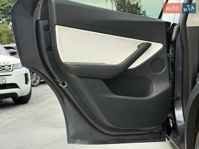 Серый Тесла Model Y, объемом двигателя 0 л и пробегом 85 тыс. км за 23900 $, фото 43 на Automoto.ua