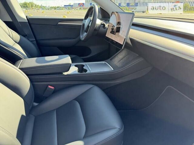 Серый Тесла Model Y, объемом двигателя 0 л и пробегом 15 тыс. км за 33500 $, фото 17 на Automoto.ua