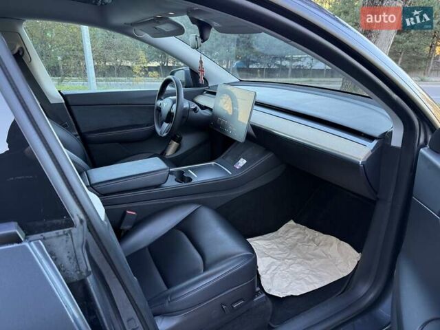 Серый Тесла Model Y, объемом двигателя 0 л и пробегом 38 тыс. км за 24999 $, фото 44 на Automoto.ua