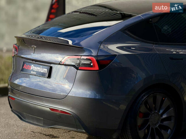 Серый Тесла Model Y, объемом двигателя 0 л и пробегом 54 тыс. км за 26000 $, фото 10 на Automoto.ua