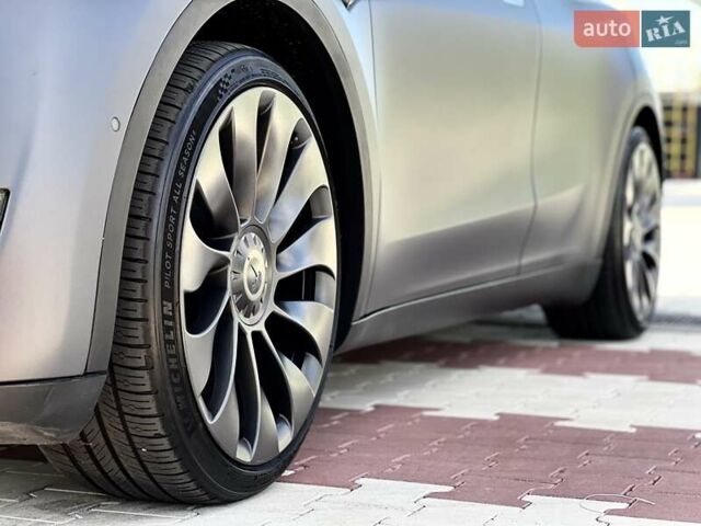 Серый Тесла Model Y, объемом двигателя 0 л и пробегом 25 тыс. км за 27000 $, фото 34 на Automoto.ua