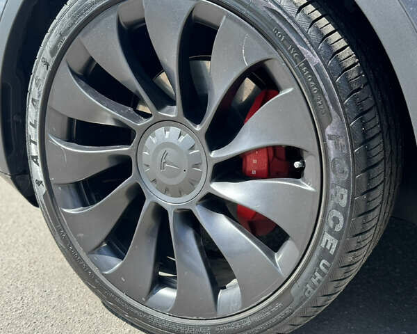 Серый Тесла Model Y, объемом двигателя 0 л и пробегом 5 тыс. км за 27950 $, фото 39 на Automoto.ua