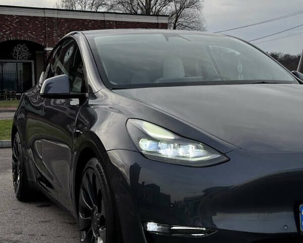 Серый Тесла Model Y, объемом двигателя 0 л и пробегом 26 тыс. км за 28900 $, фото 17 на Automoto.ua