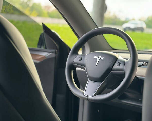 Серый Тесла Model Y, объемом двигателя 0 л и пробегом 12 тыс. км за 38000 $, фото 6 на Automoto.ua
