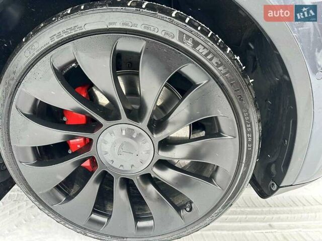 Тесла Model Y 2022 у Вінниці на Automoto.ua Сірий Тесла Model Y, об'ємом двигуна 0 л та пробігом 57 тис. км за 25500 $, фото 3 на Automoto.ua