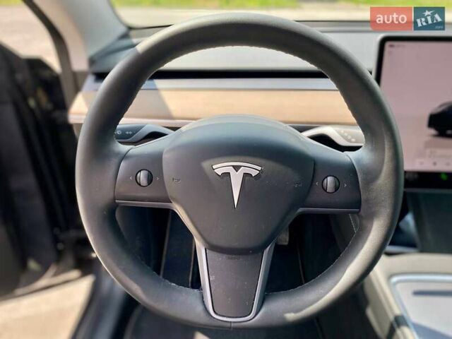 Серый Тесла Model Y, объемом двигателя 0 л и пробегом 20 тыс. км за 33990 $, фото 31 на Automoto.ua