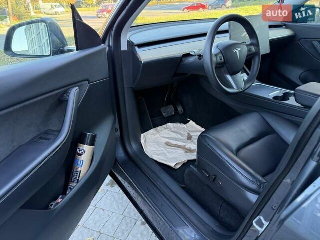 Серый Тесла Model Y, объемом двигателя 0 л и пробегом 38 тыс. км за 24999 $, фото 32 на Automoto.ua