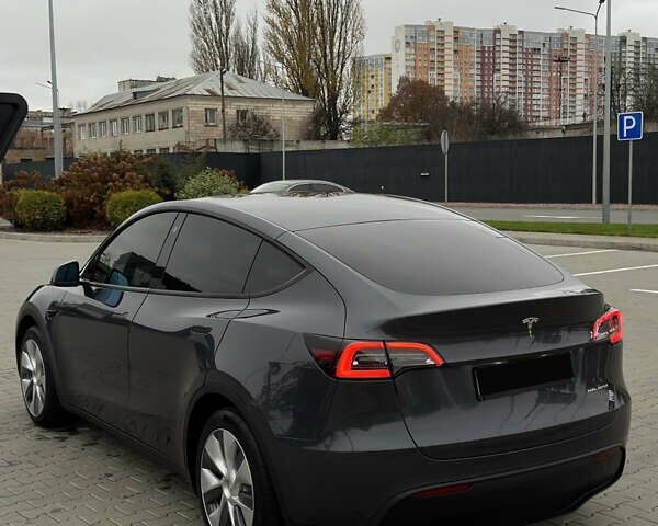 Серый Тесла Model Y, объемом двигателя 0 л и пробегом 41 тыс. км за 29300 $, фото 5 на Automoto.ua