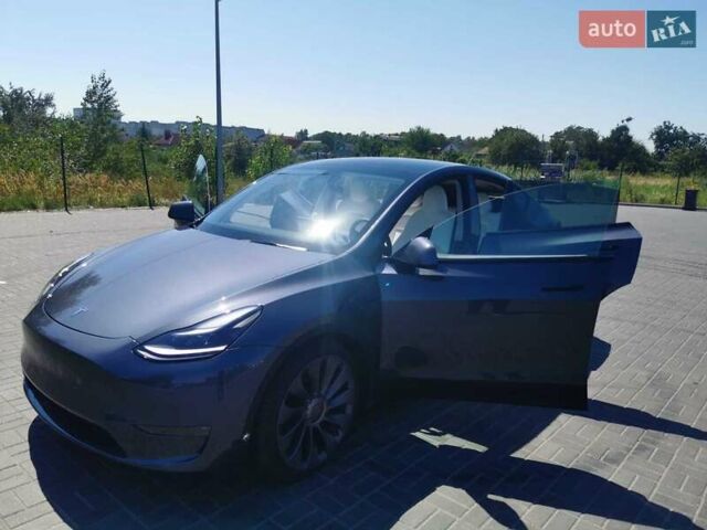 Серый Тесла Model Y, объемом двигателя 0 л и пробегом 3 тыс. км за 45500 $, фото 18 на Automoto.ua