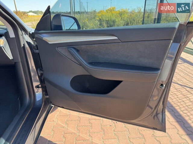 Сірий Тесла Model Y, об'ємом двигуна 0 л та пробігом 83 тис. км за 23800 $, фото 40 на Automoto.ua