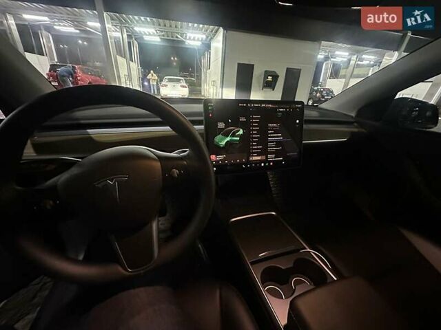 Серый Тесла Model Y, объемом двигателя 0 л и пробегом 64 тыс. км за 28999 $, фото 5 на Automoto.ua