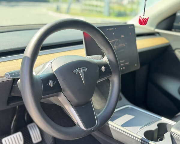 Серый Тесла Model Y, объемом двигателя 0 л и пробегом 5 тыс. км за 27950 $, фото 26 на Automoto.ua