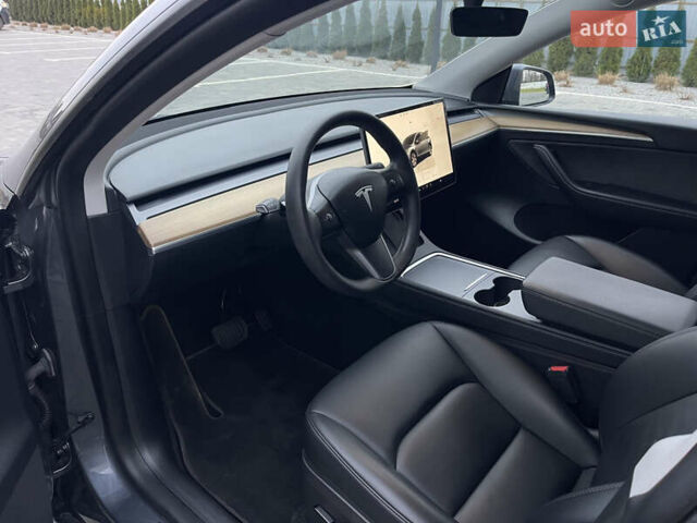 Сірий Тесла Model Y, об'ємом двигуна 0 л та пробігом 65 тис. км за 25500 $, фото 25 на Automoto.ua