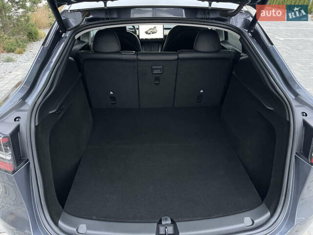 Сірий Тесла Model Y, об'ємом двигуна 0 л та пробігом 65 тис. км за 25500 $, фото 33 на Automoto.ua