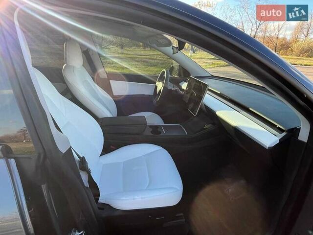 Серый Тесла Model Y, объемом двигателя 0 л и пробегом 17 тыс. км за 36800 $, фото 8 на Automoto.ua