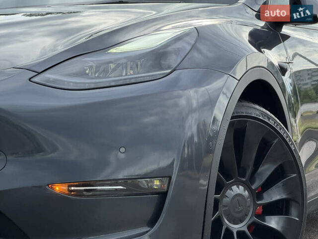 Серый Тесла Model Y, объемом двигателя 0 л и пробегом 27 тыс. км за 27500 $, фото 10 на Automoto.ua