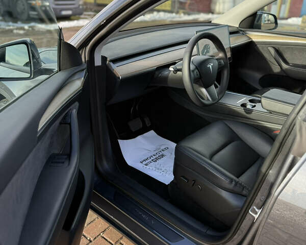 Сірий Тесла Model Y, об'ємом двигуна 0 л та пробігом 47 тис. км за 29500 $, фото 25 на Automoto.ua