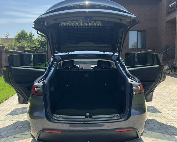 Серый Тесла Model Y, объемом двигателя 0 л и пробегом 59 тыс. км за 25900 $, фото 17 на Automoto.ua