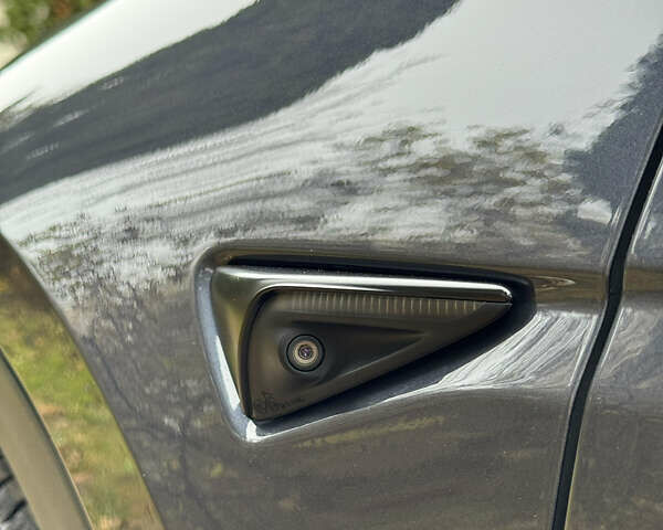 Серый Тесла Model Y, объемом двигателя 0 л и пробегом 58 тыс. км за 25000 $, фото 14 на Automoto.ua
