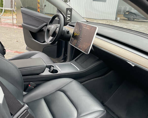 Сірий Тесла Model Y, об'ємом двигуна 0 л та пробігом 118 тис. км за 25900 $, фото 28 на Automoto.ua