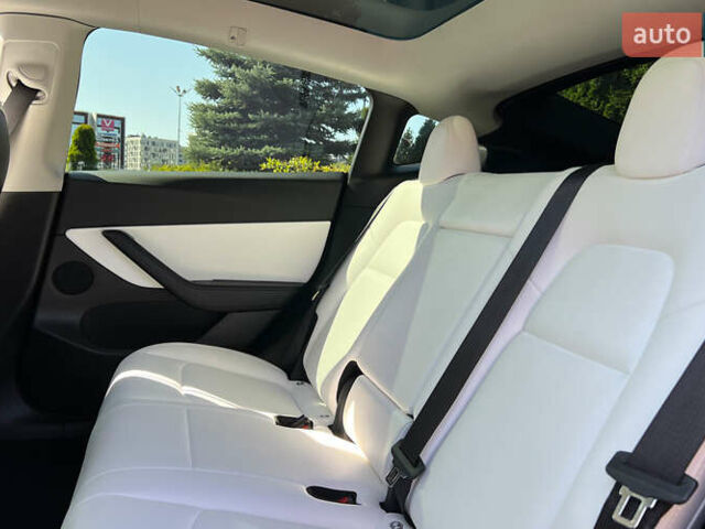 Серый Тесла Model Y, объемом двигателя 0 л и пробегом 160 тыс. км за 26750 $, фото 9 на Automoto.ua