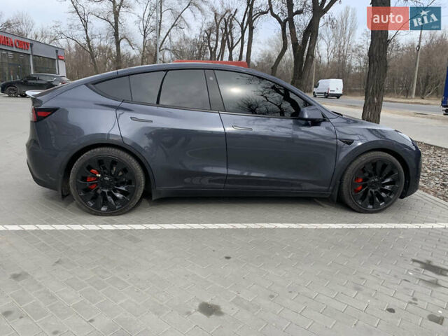 Серый Тесла Model Y, объемом двигателя 0 л и пробегом 29 тыс. км за 32700 $, фото 2 на Automoto.ua