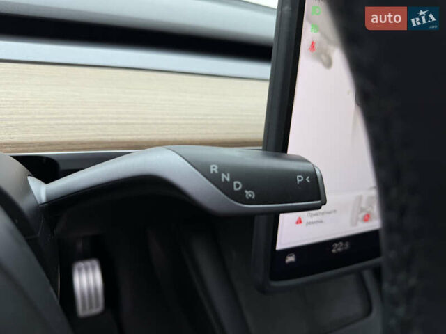 Серый Тесла Model Y, объемом двигателя 0 л и пробегом 53 тыс. км за 28000 $, фото 52 на Automoto.ua