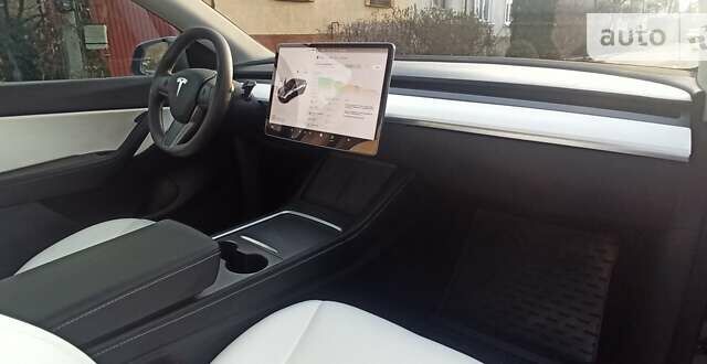 Серый Тесла Model Y, объемом двигателя 0 л и пробегом 35 тыс. км за 29950 $, фото 21 на Automoto.ua
