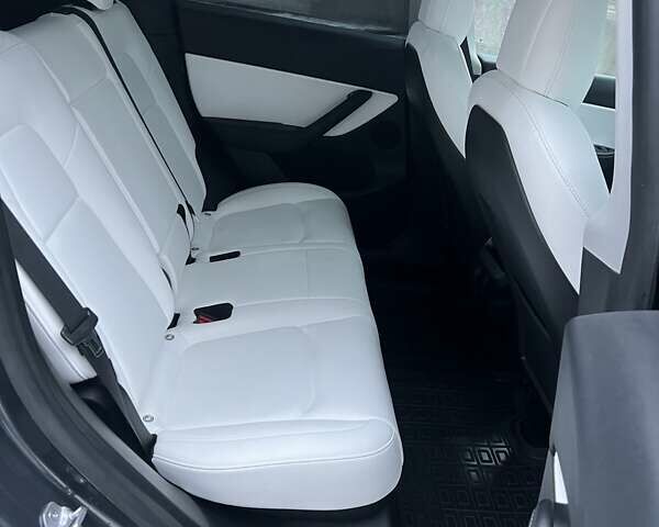 Серый Тесла Model Y, объемом двигателя 0 л и пробегом 19 тыс. км за 29999 $, фото 69 на Automoto.ua