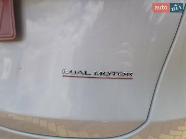 Серый Тесла Model Y, объемом двигателя 0 л и пробегом 4 тыс. км за 32999 $, фото 5 на Automoto.ua