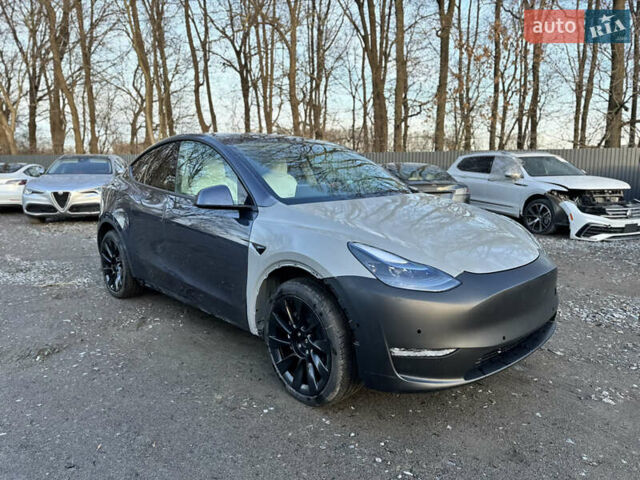 Серый Тесла Model Y, объемом двигателя 0 л и пробегом 65 тыс. км за 19300 $, фото 15 на Automoto.ua