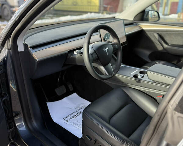 Сірий Тесла Model Y, об'ємом двигуна 0 л та пробігом 47 тис. км за 29500 $, фото 26 на Automoto.ua