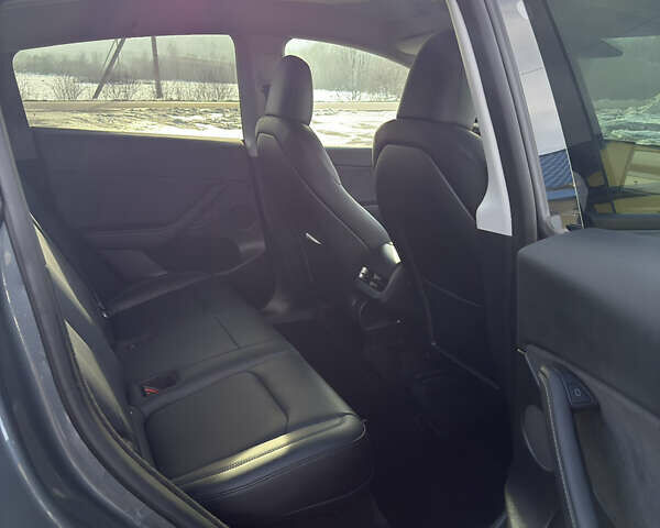 Сірий Тесла Model Y, об'ємом двигуна 0 л та пробігом 47 тис. км за 29500 $, фото 18 на Automoto.ua