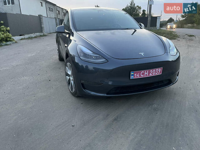 Серый Тесла Model Y, объемом двигателя 0 л и пробегом 30 тыс. км за 25000 $, фото 1 на Automoto.ua