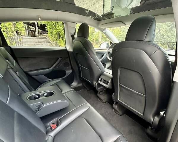 Серый Тесла Model Y, объемом двигателя 0 л и пробегом 56 тыс. км за 28500 $, фото 40 на Automoto.ua