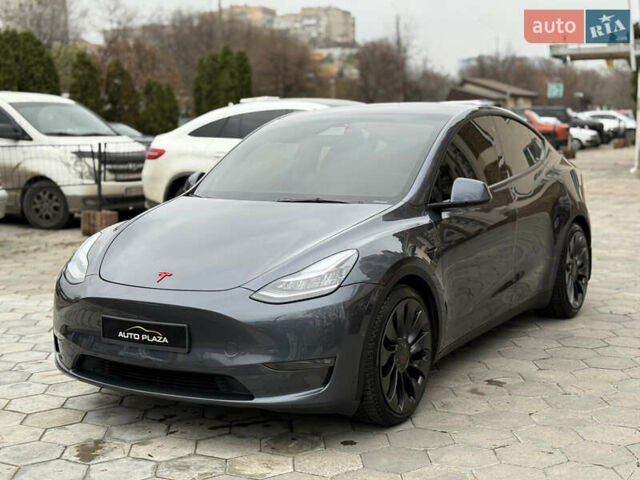 Серый Тесла Model Y, объемом двигателя 0 л и пробегом 53 тыс. км за 28000 $, фото 4 на Automoto.ua