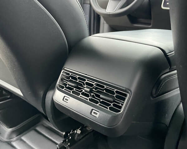 Сірий Тесла Model Y, об'ємом двигуна 0 л та пробігом 118 тис. км за 25900 $, фото 35 на Automoto.ua