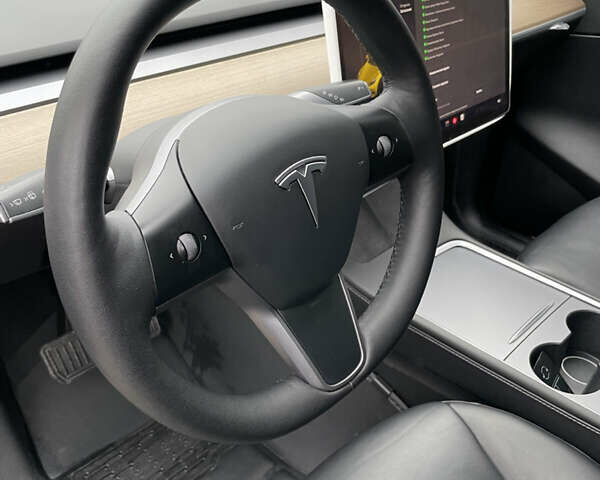 Сірий Тесла Model Y, об'ємом двигуна 0 л та пробігом 118 тис. км за 25900 $, фото 37 на Automoto.ua