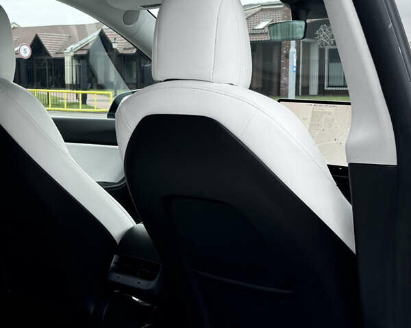 Серый Тесла Model Y, объемом двигателя 0 л и пробегом 26 тыс. км за 28900 $, фото 44 на Automoto.ua