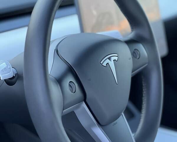 Сірий Тесла Model Y, об'ємом двигуна 0 л та пробігом 25 тис. км за 33000 $, фото 44 на Automoto.ua
