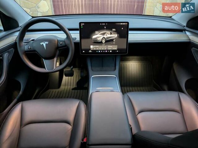 Серый Тесла Model Y, объемом двигателя 0 л и пробегом 27 тыс. км за 25900 $, фото 21 на Automoto.ua