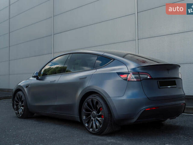 Серый Тесла Model Y, объемом двигателя 0 л и пробегом 26 тыс. км за 45500 $, фото 4 на Automoto.ua