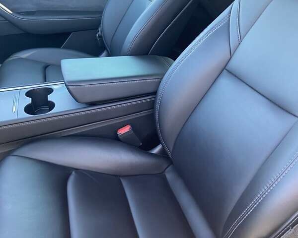 Серый Тесла Model Y, объемом двигателя 0 л и пробегом 32 тыс. км за 27500 $, фото 9 на Automoto.ua