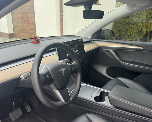 Серый Тесла Model Y, объемом двигателя 0 л и пробегом 39 тыс. км за 29800 $, фото 8 на Automoto.ua