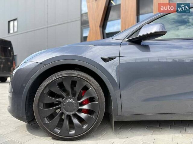 Серый Тесла Model Y, объемом двигателя 0 л и пробегом 93 тыс. км за 23400 $, фото 5 на Automoto.ua