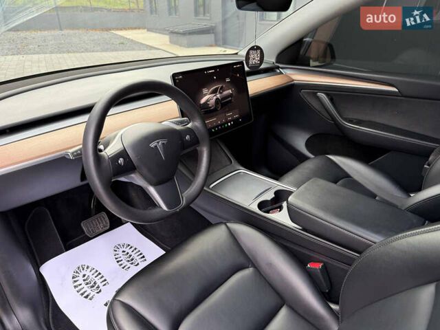 Тесла Model Y 2022 у Луцьку на Automoto.ua Сірий Тесла Model Y, об'ємом двигуна 0 л та пробігом 215 тис. км за 20900 $, фото 4 на Automoto.ua