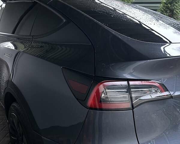 Сірий Тесла Model Y, об'ємом двигуна 0 л та пробігом 77 тис. км за 24300 $, фото 1 на Automoto.ua