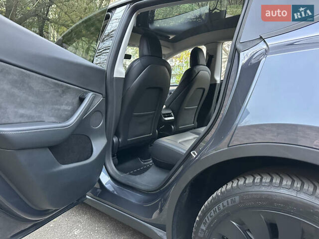 Серый Тесла Model Y, объемом двигателя 0 л и пробегом 95 тыс. км за 24900 $, фото 9 на Automoto.ua