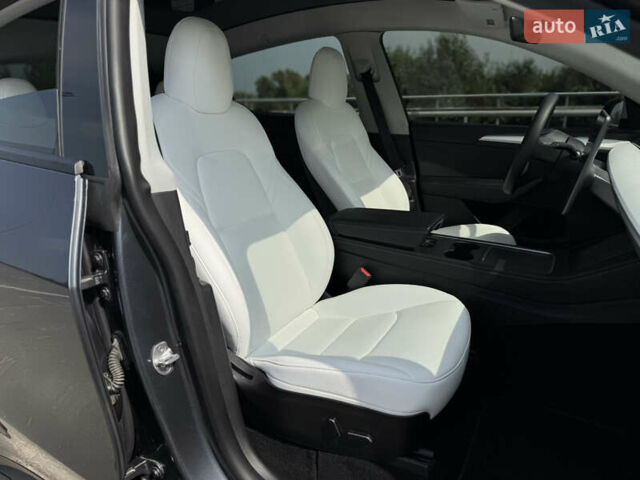 Тесла Model Y 2022 в Киеве на Automoto.ua Серый Тесла Model Y, объемом двигателя 0 л и пробегом 28 тыс. км за 29300 $, фото 28 на Automoto.ua